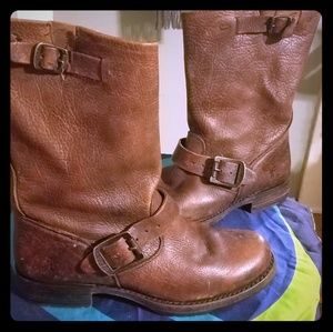 Frye Veronica short brown boots